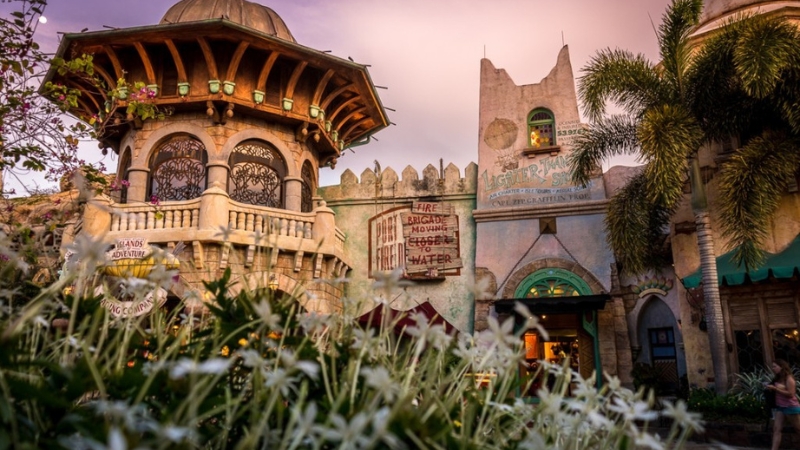 Bem-vindo ao Port of Entry, onde a aventura no Island of Adventure começa