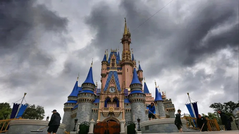 Furacão Milton volta para categoria 5 e Disney fecha parques em medida de precaução