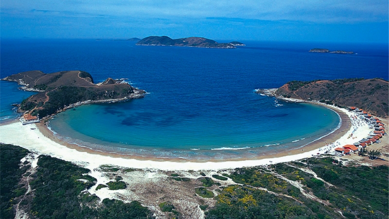 Conheça a Praia das Conchas em Cabo Frio: Um Refúgio encantador da cidade