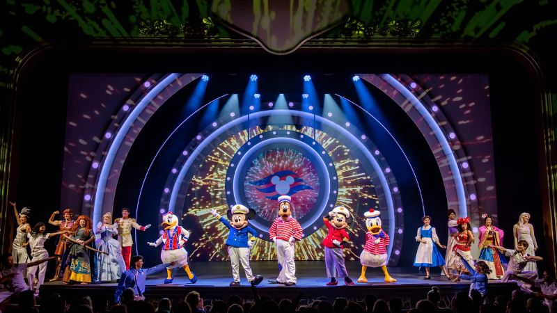 Descubra os espetáculos a bordo do Disney Wish: noites inesquecíveis em alto-mar