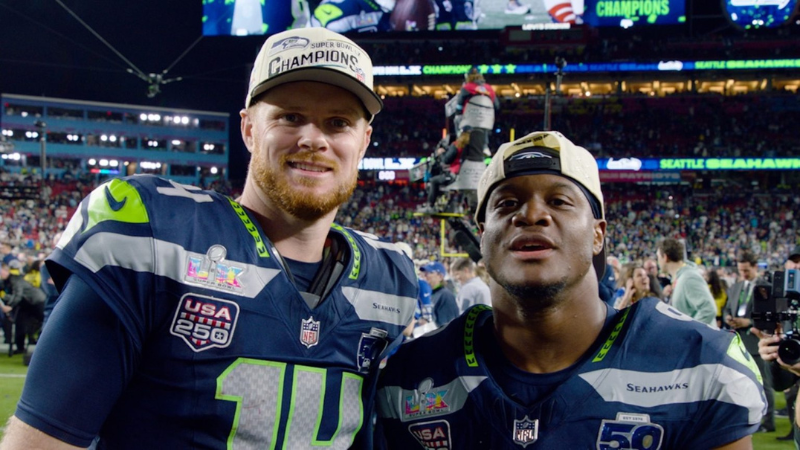 Seahawks celebram conquista do Super Bowl na Disneyland